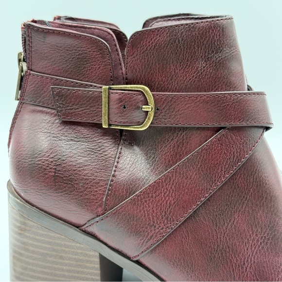 Frye & Co Women’s Vegan Leather Ankle Booties Buckle Block Heel Redwood 9.5 - Picture 10 of 16